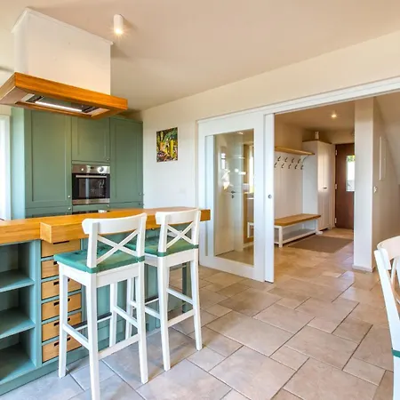 Сasa de vacaciones Luksuzna Gradin Z Bazenom *