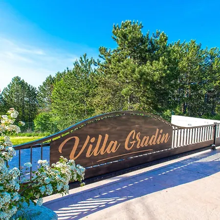 Luksuzna Gradin Z Bazenom Holiday home Brezovica pri Gradinu